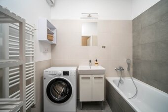 Rínok Rača nová garsónka 40m2 + balkón, s parkovaním - 10