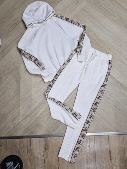 NOVA Guess biela smotanova teplakova suprava - 10