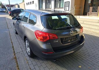 Opel Astra 1,4 i Sports Tourer benzín manuál 88 kw - 10