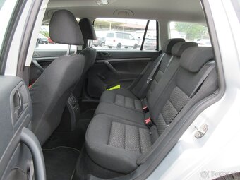 Škoda Octavia Combi 1.6 Tour II - 10