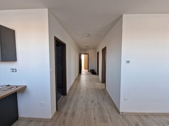 3 izb. byt, 65m2 v Seredi na prenájom - 10
