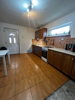 Znížená cena 7 izbový Rodinný dom v obci Vrakuň pri D - 10