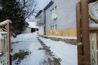 Rodinný dom s veľkým pozemkom vo Valaskej Dubovej - 10