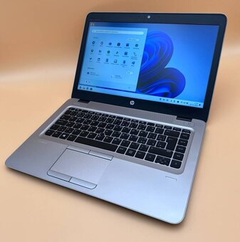 Notebook 14" HP.AMD PRO A10-8730B 4x2,40GHz.8gb ram.256gSSD - 10