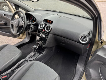 Opel Corsa 1.4 16V Cosmo A/T - 10