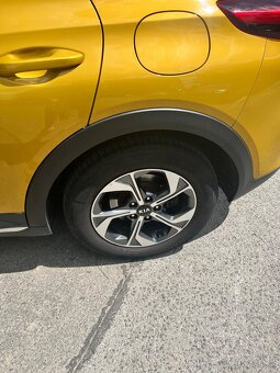 KIA XCeed 1.6 CRDi 136k SCR Gold A/T + doplnková výbava - 10