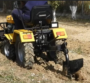 Minitraktor GARDEN T18 4x4,18HP benzín - 10