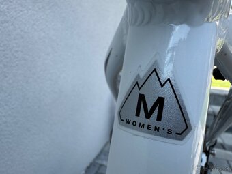 dámsky Specialized Pitch velkost M Nový 27.5 - 10