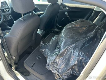 Peugeot 2008 1.2 PureTech-Style--rv:8.8.2018-76tis km-- - 10
