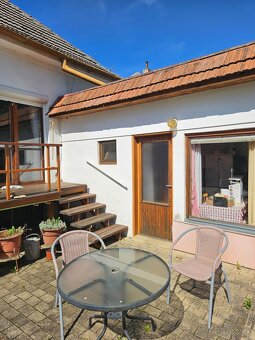 Rodinný dom s krásnym 1200m2 slnečným pozemkom - 10