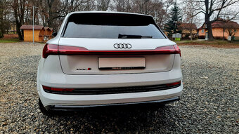 Audi E-tron S 370 kW, 37000 km, odpočet DPH. - 10