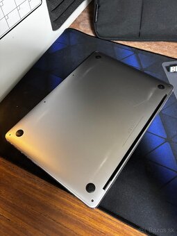 MacBook Pro 13” (128 GB / 8 GB RAM) Touch Bar - 10