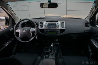 Toyota Hilux DC 3.0 I D-4D Sol A/T REZERVOVANÉ - 10