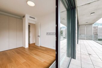 Exkluzívny 3 izbový byt s terasou v projekte UNIQ Majakovské - 10