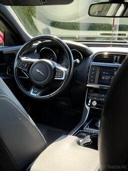 Jaguar XE benzin 2.0 177kw R-Sport AT - 10