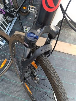 Predám pásky a dámsky bicykel+ nosič pre 2 bicykle. - 10