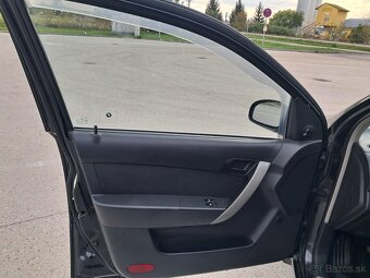 Predám Chevrolet Aveo 1.2 62kw r.v:2010 - 10