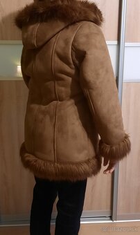 Predám kabát, bundu a kožuch - 10