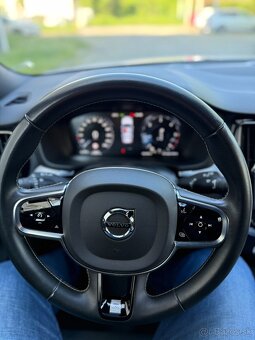 Predám Volvo V60 R DESIGN, AWD, AT8, r.v. 2020 - 10