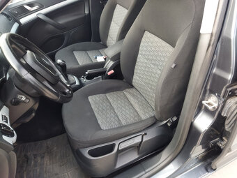 Škoda octavia 1,6 tdi kombi NAVI - 10