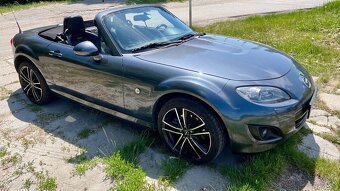 Mazda MX-5 Roadster - 10