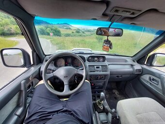 Mitsubishi Pajero - 10