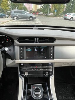 JAGUAR XF - 10