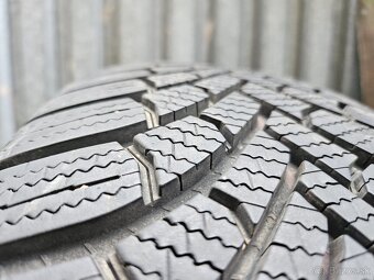 Zimné pneumatiky Bridgestone - 215/65 r17 - 10