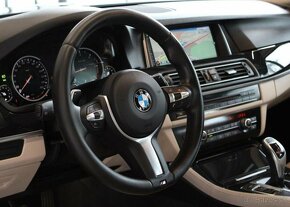 BMW Řada 5 530d xDrive Touring nafta automat - 10