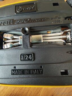 Bburago FERRARI 55O MARANELLO 1/24 - 10