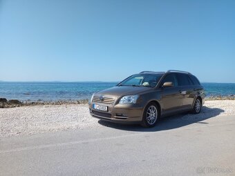 Toyota Avensis - 10