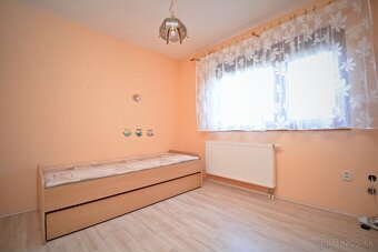 Na predaj rodinný dom s rozsiahlym pozemkom - 10