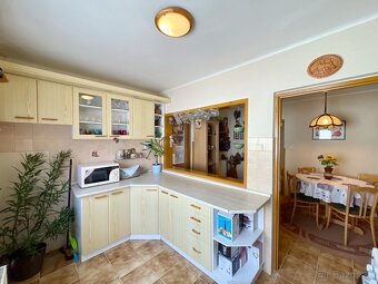 výrazná zľava na poschodvý RD s garážou v Skalici - 10