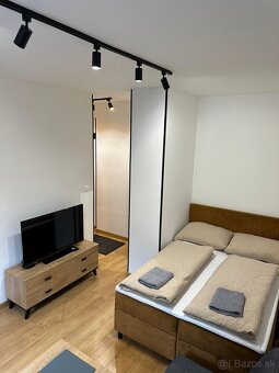 Krátkodobý Prenájom - Apartmán v BB od 3 Hod. - 10