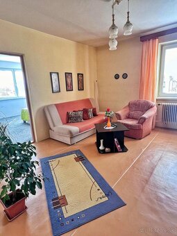 Priestranný a slnečný rodinný dom na Stráňach - 10