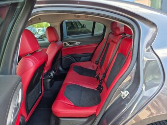 Alfa Romeo Giulia 2.2 JTDM Veloce AT AWD - 10
