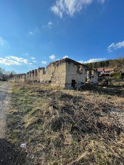 Predaj pozemku v Závodí spolu s budovou so súpisným číslom - 10