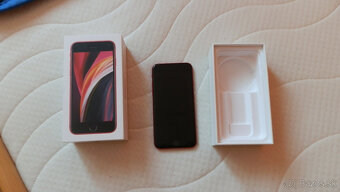 Predám Apple iPhone SE 2020 product RED - 10