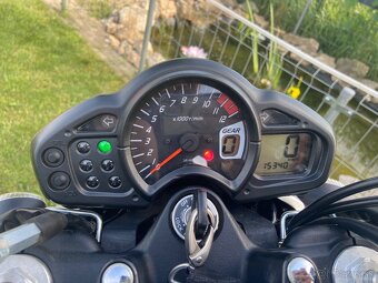 Suzuki SFV Gladius 650 - 10