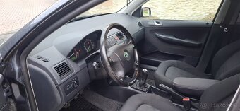 Škoda Fábia 1.4 16v - 10