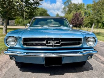 Ford Mustang Cabriolet z roku 1965 - 10