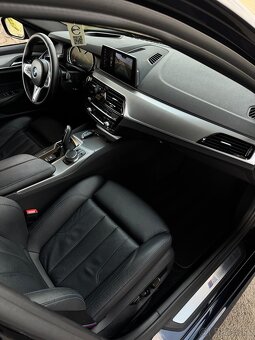 BMW 540i xDrive M Sport - G30 - 10