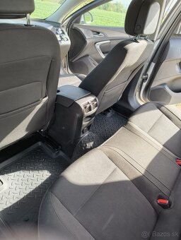 Opel INSIGNIA SPORTS TOURER SW - 10