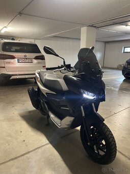 Aprilia SR GT 125 skúter - 10