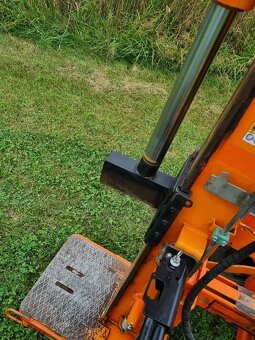 Štiepačka dreva štiepkovač spaľovací príves 20 ton Andrea Wł - 10