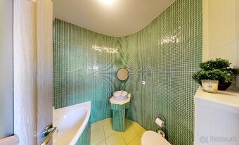 NOVOSTAVBA jedinečný rodinný dom /fitness, sauna, dvojgaráž/ - 10