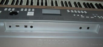 Digitální piano Yamaha Portable Grand DGX 620 - 10