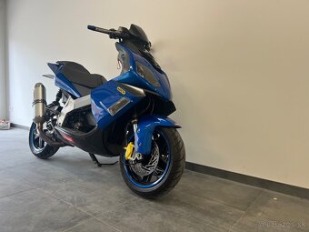 DERBI/PIAGGIO GP1 250 - 10
