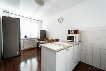 3i byt, 69m2 pražský typ, pôv.stav, 7/8p, Turgenevova ul. KE - 10