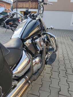 Suzuki Intruder 1500 - 10